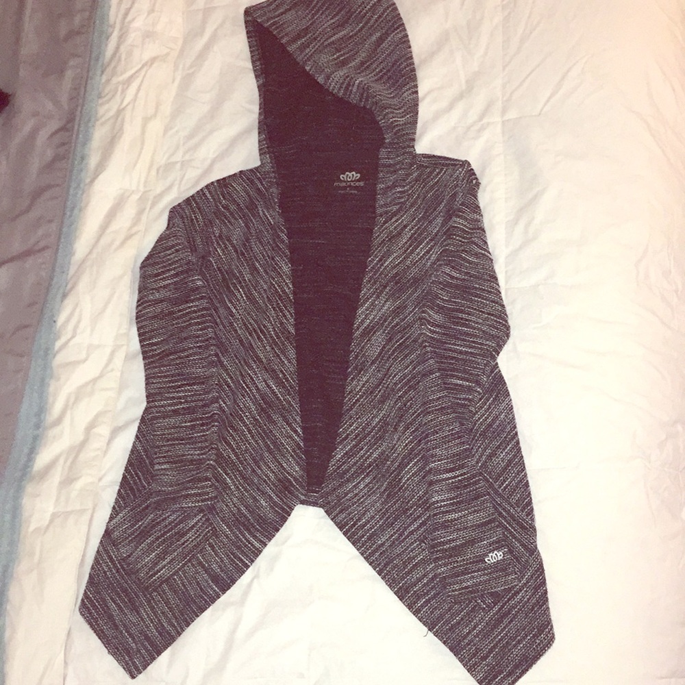 Long sleeve sweater shall